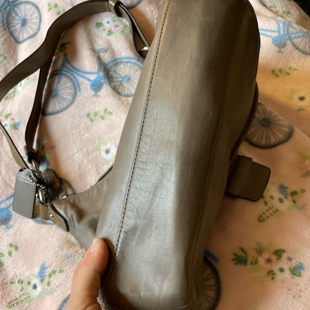 Vintage Coach Leather Handbag with Dust Bag - Picture 4 of 11